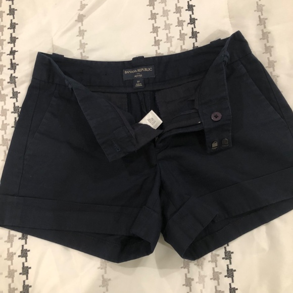 Banana Republic 4p navy short, navy blue shorts, 4p short - Picture 4 of 6